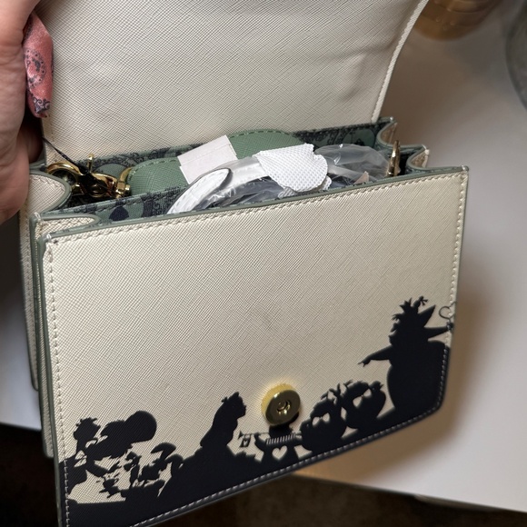 Alice in Wonderland Loungefly purse - Picture 6 of 6